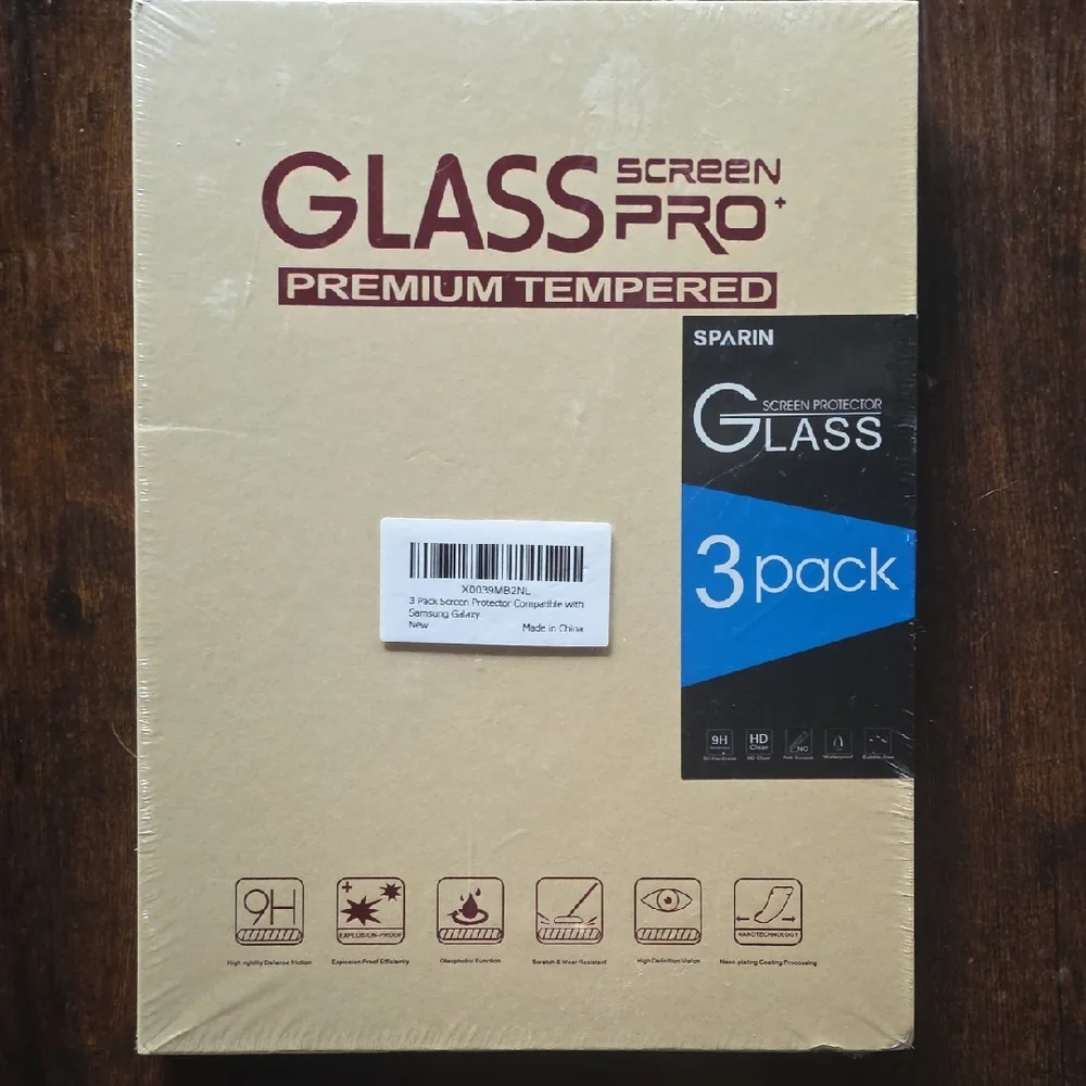 NWT- SPARIN Glass Screen Protector 3 Pack